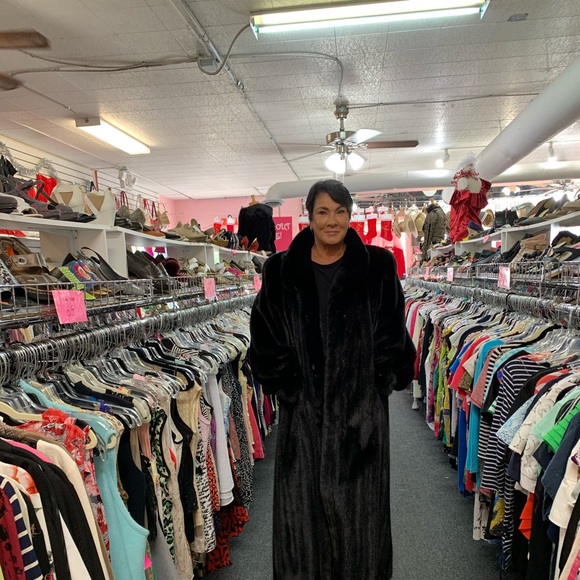 Black Mink Coat - Picture 6 of 6